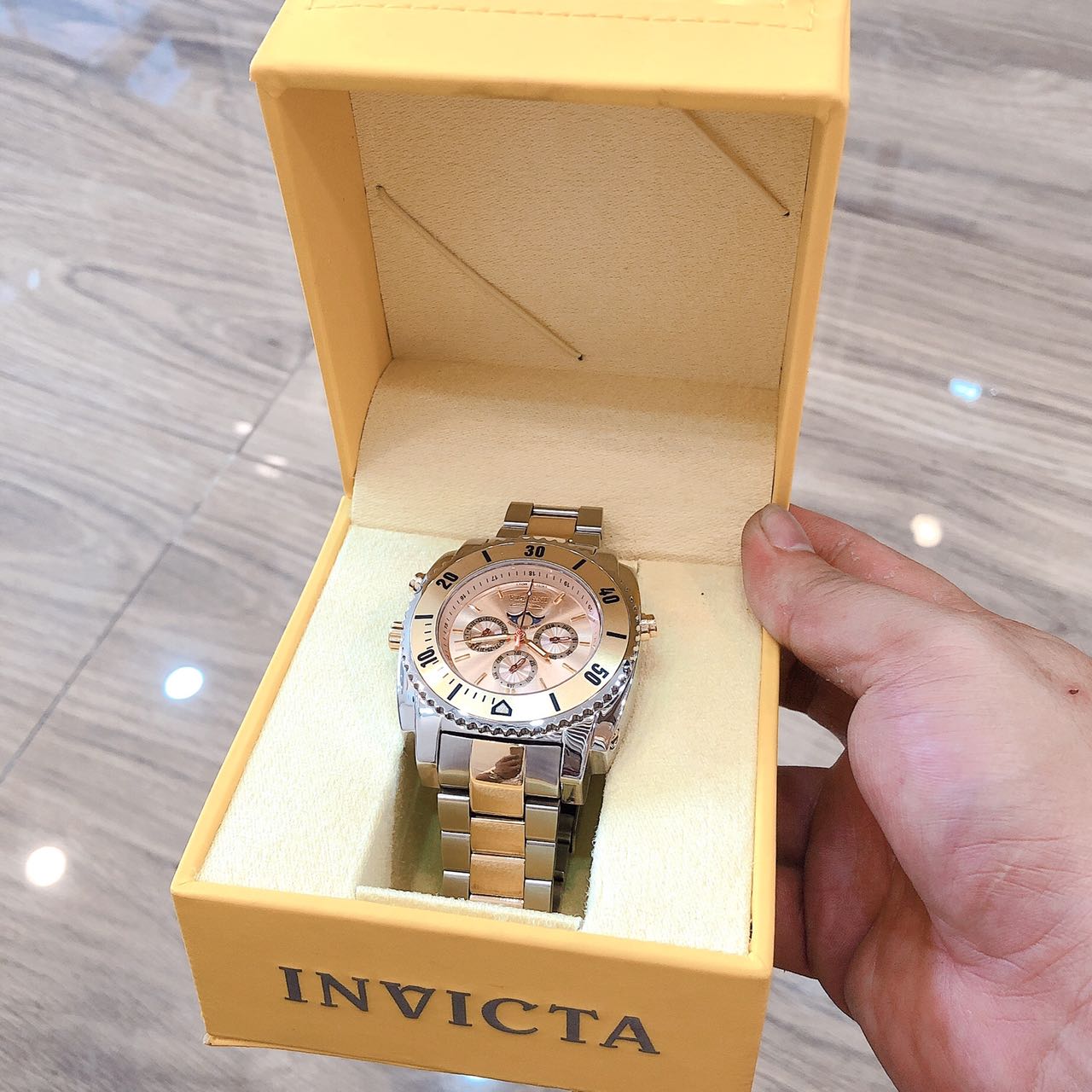 Đồng hồ Invicta chính hãng full box chính hãng Thụy Sĩ