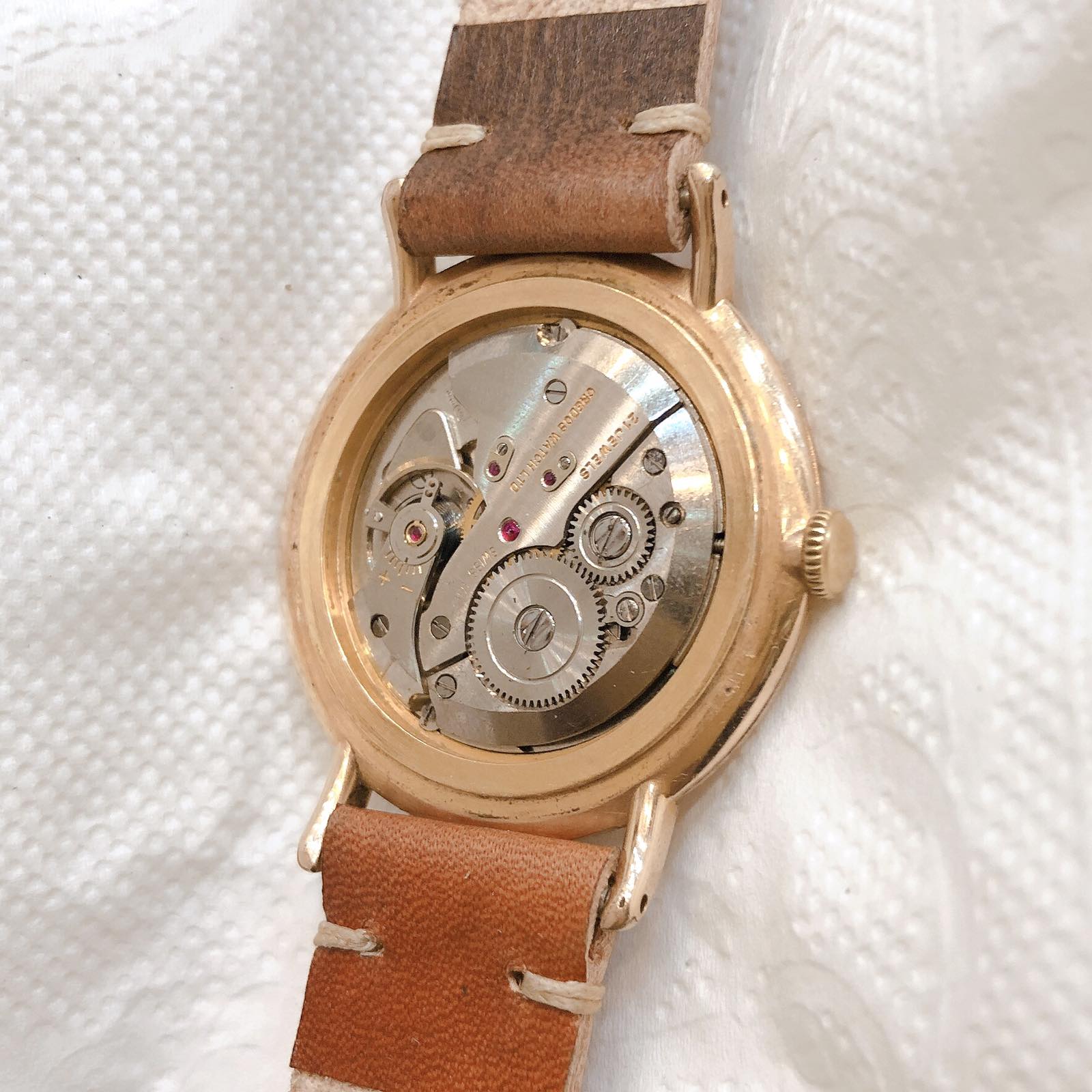 Đồng hồ cổ Credos lugran lên dây bọc vàng toàn thân siêu mỏng chính hãng Thuỵ Sĩ 