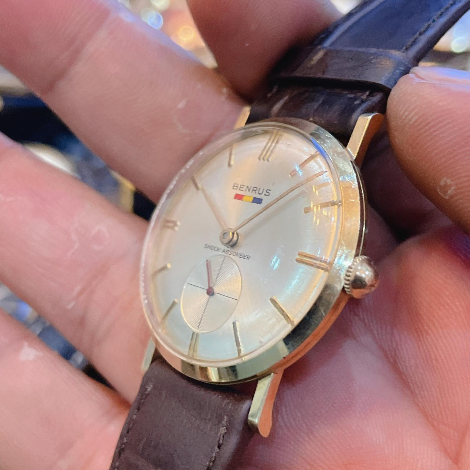 Đồng hồ cổ Benrus lên dây siêu mỏng vàng đúc 14k chính hãng thụy Sĩ