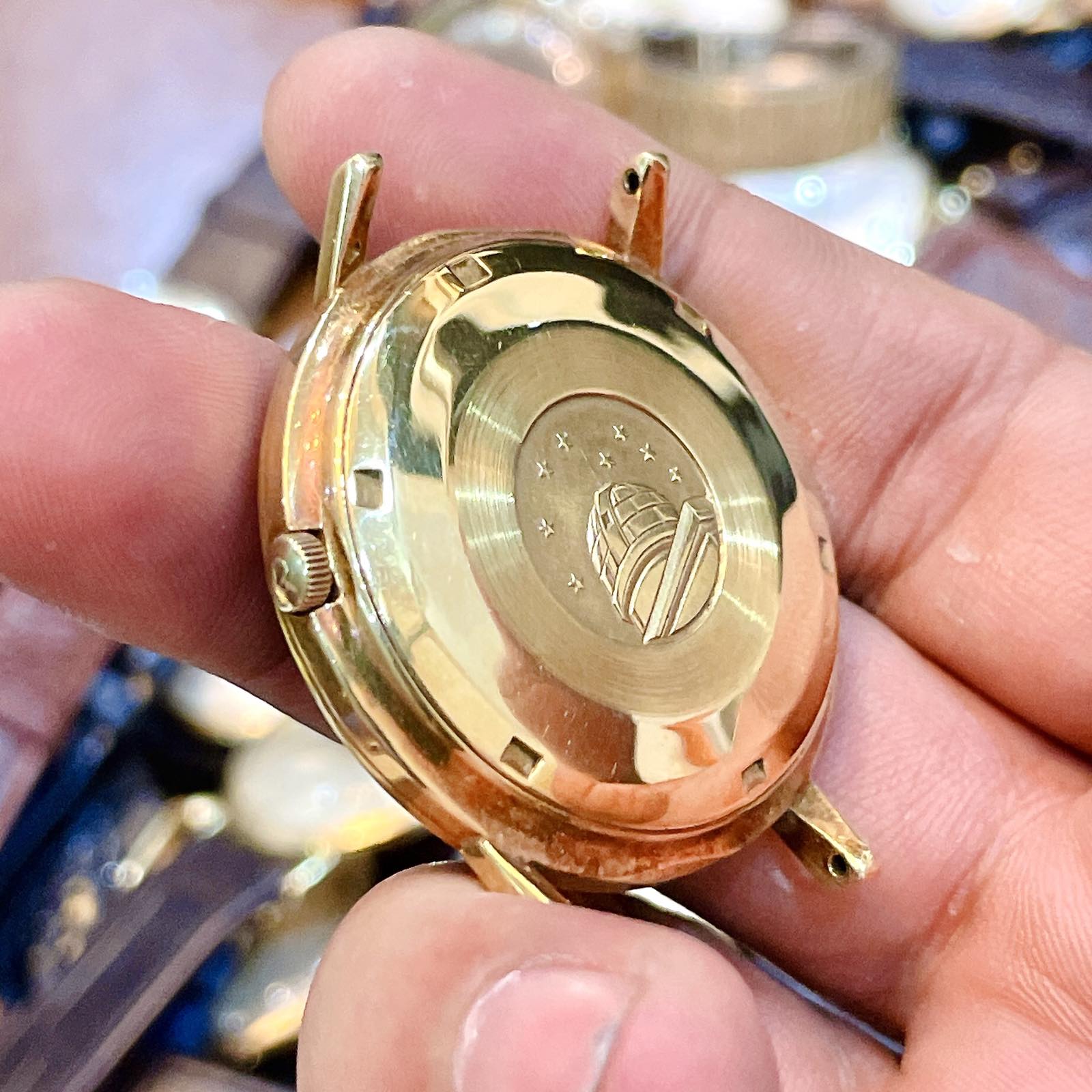 Đồng hồ cổ Omega Constellation Automatic vàng đúc đặc 18k có 1 không 2 thụy Sĩ