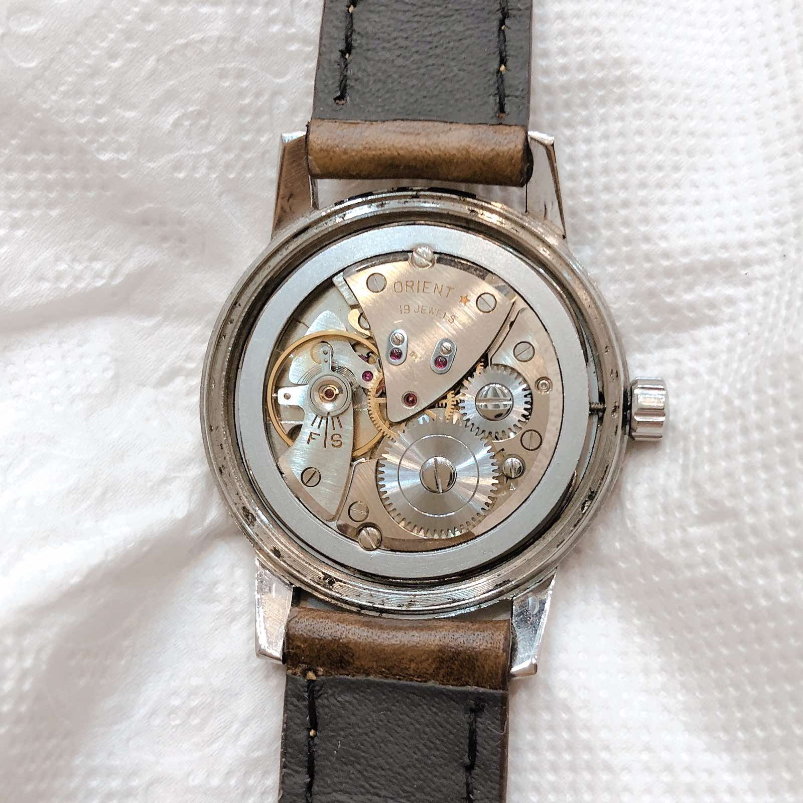 Đồng hồ cổ Orient kim đĩa 12 con giáp lên dây chính hãng nhật bản 