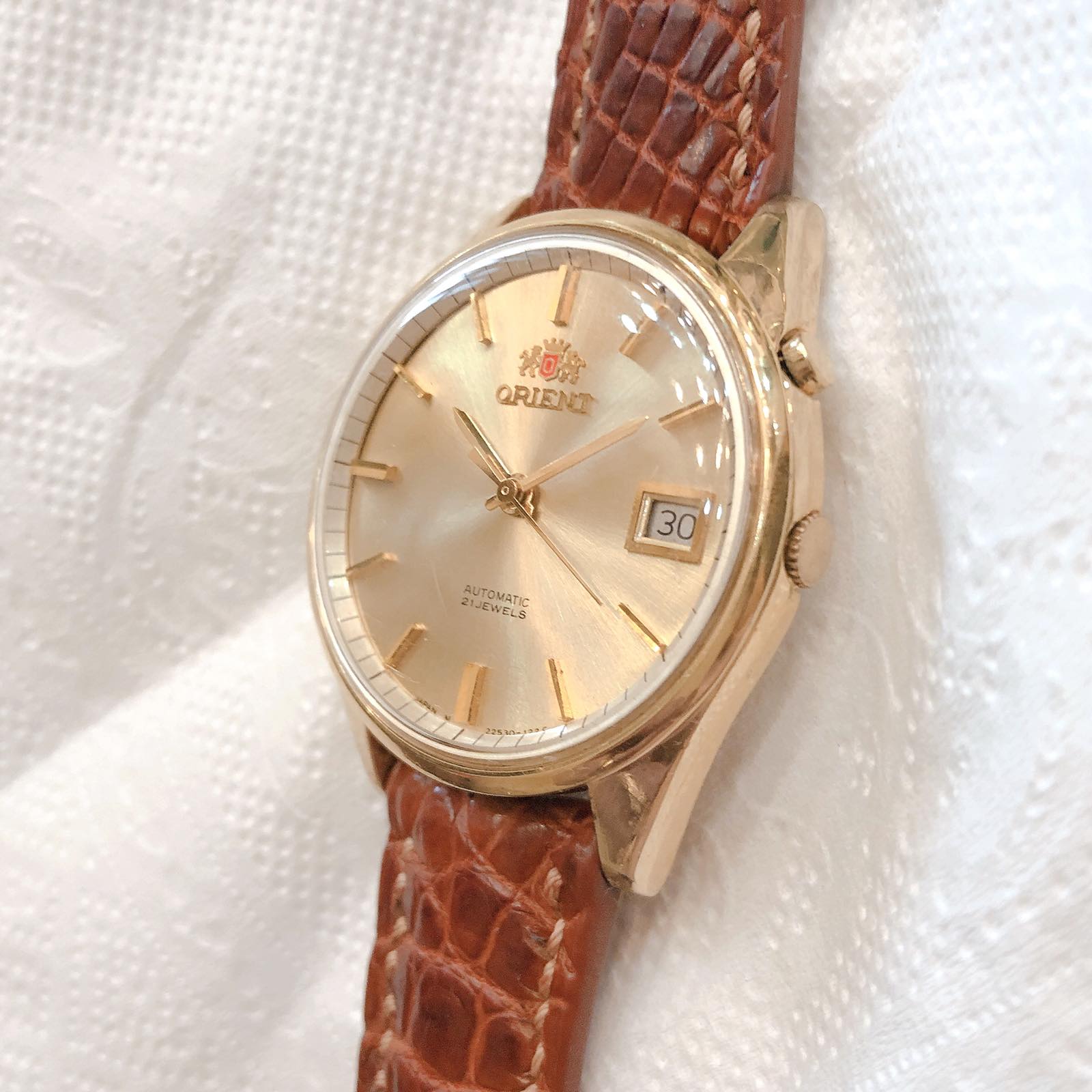 Đồng hồ cổ Orient automatic vintage lacke vàng chính hãng nhật bản