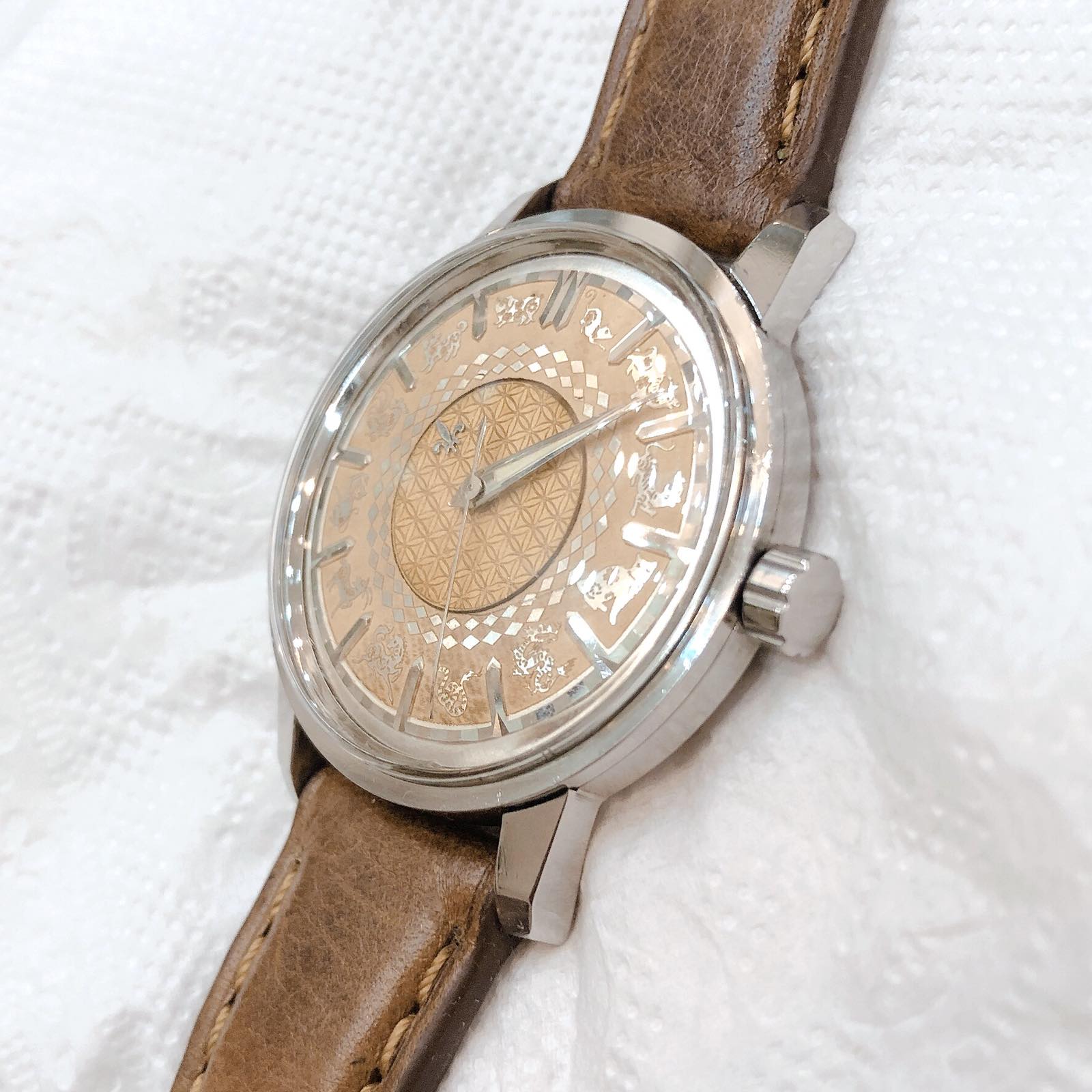 Đồng hồ cổ Orient kim đĩa 12 con giáp lên dây chính hãng nhật bản 