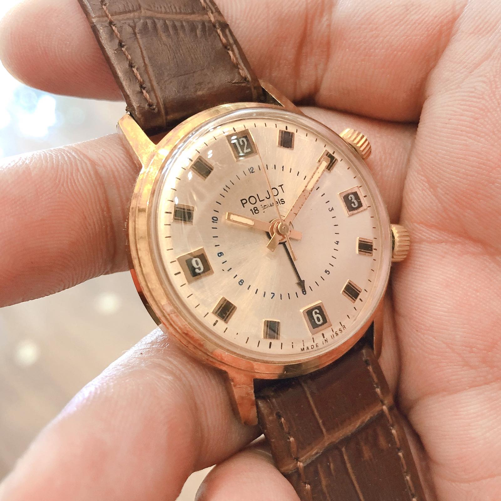 Đồng hồ cổ Poljot Liên Xô lên dây rung reo báo thức chính hãng