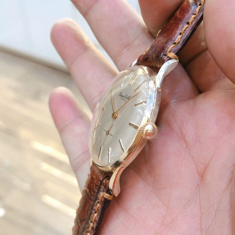 Đồng hồ cổ Roman Watch lên dây lacke vàng 18k chính hãng 