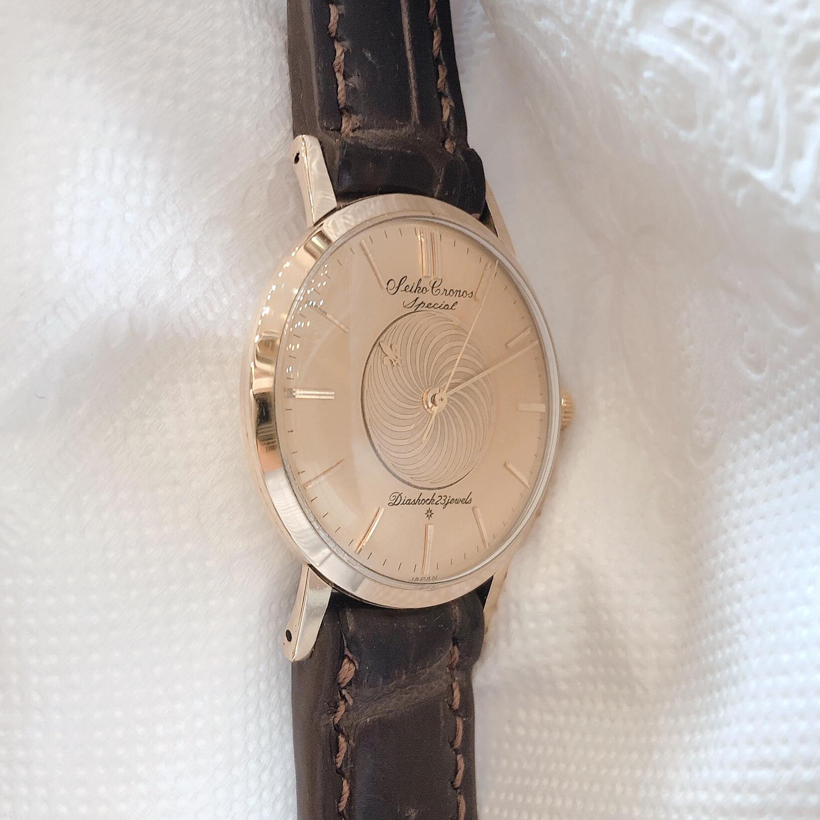 Đồng hồ cổ Seiko Crown kim đĩa lên dây 14k goldfilled chính hãng nhật bản
