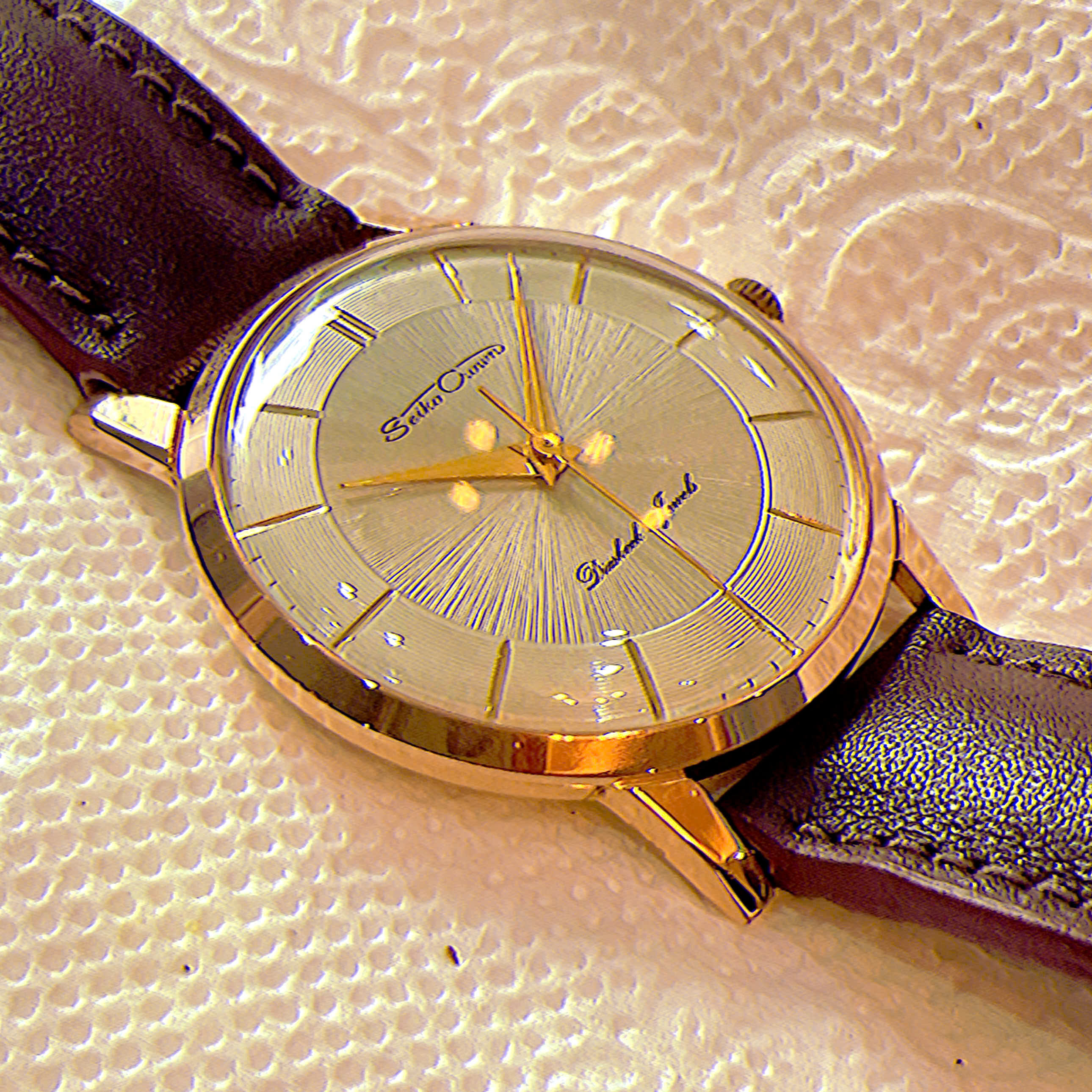 Đồng hồ cổ SEIKO CROWN lên dây lacke vàng chính hãng nhật bản