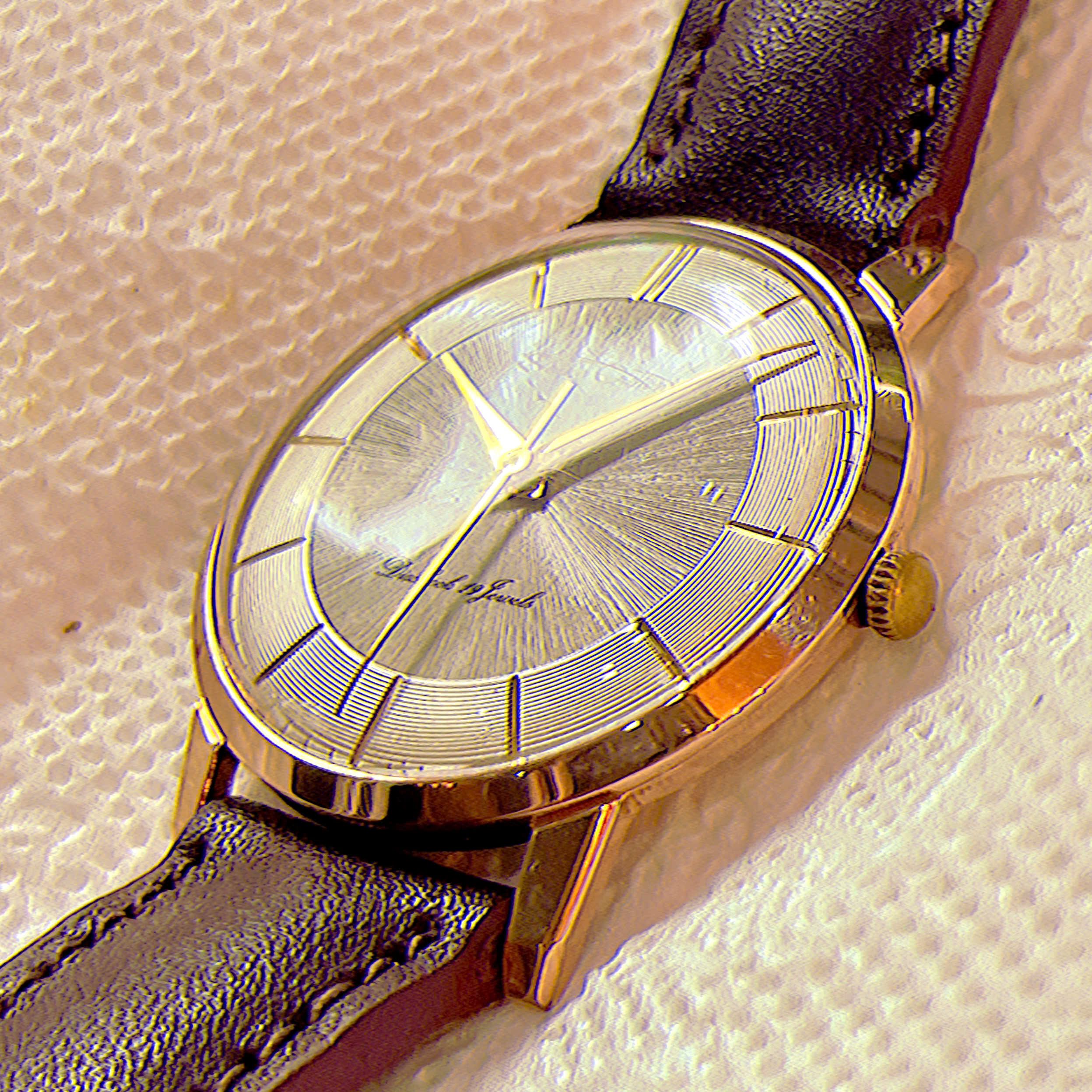 Đồng hồ cổ SEIKO CROWN lên dây lacke vàng chính hãng nhật bản