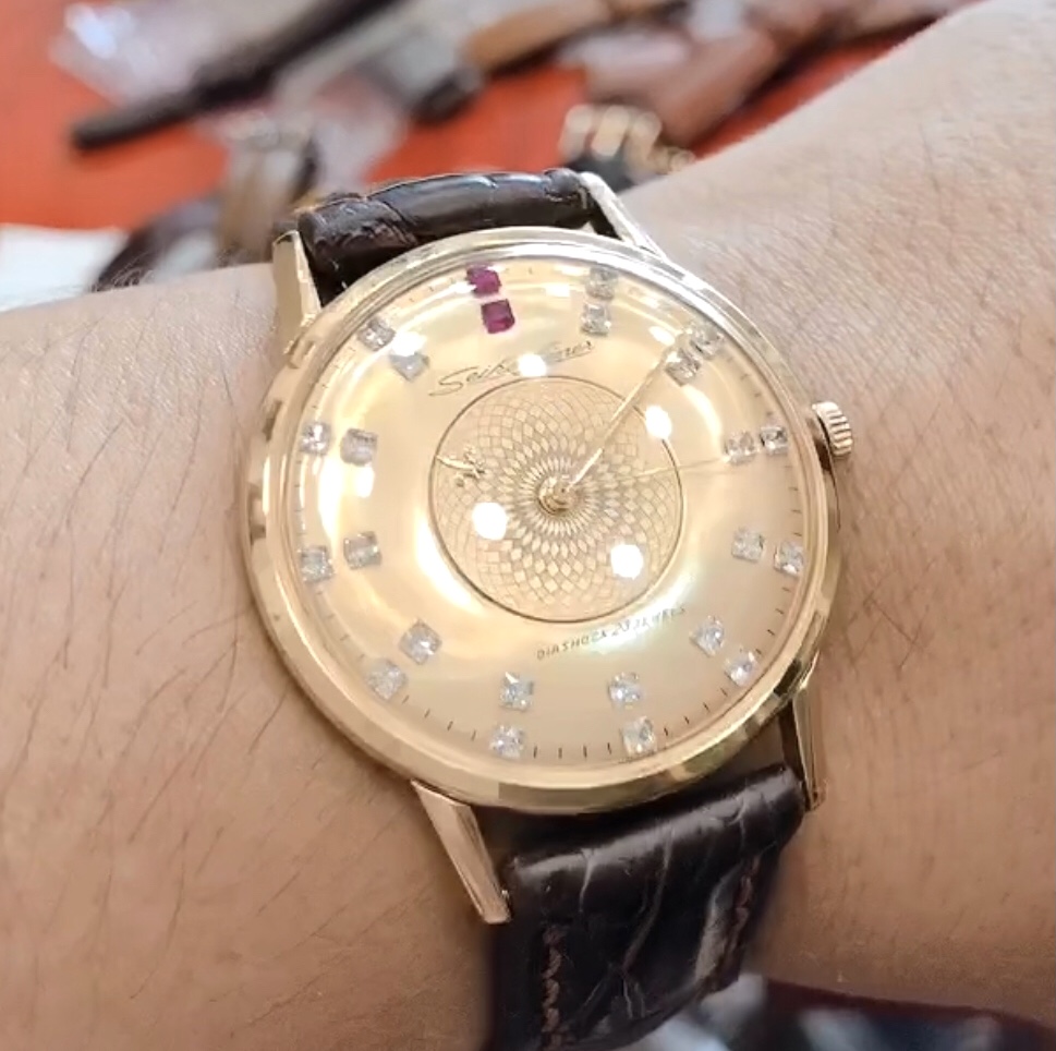Đồng hồ cổ Seiko kim đĩa đính hột xoàn vỏ vàng đúc 18k đặc nguyên khối lên dây nhật bản 