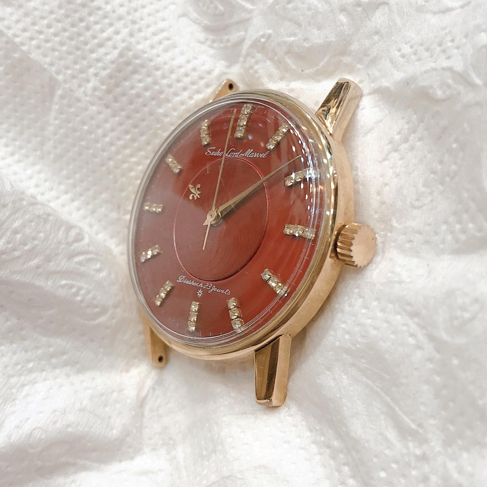 Đồng hồ cổ Seiko lordmavel mặt huyết lên dây bọc vàng 14k goldfilled nhật bản