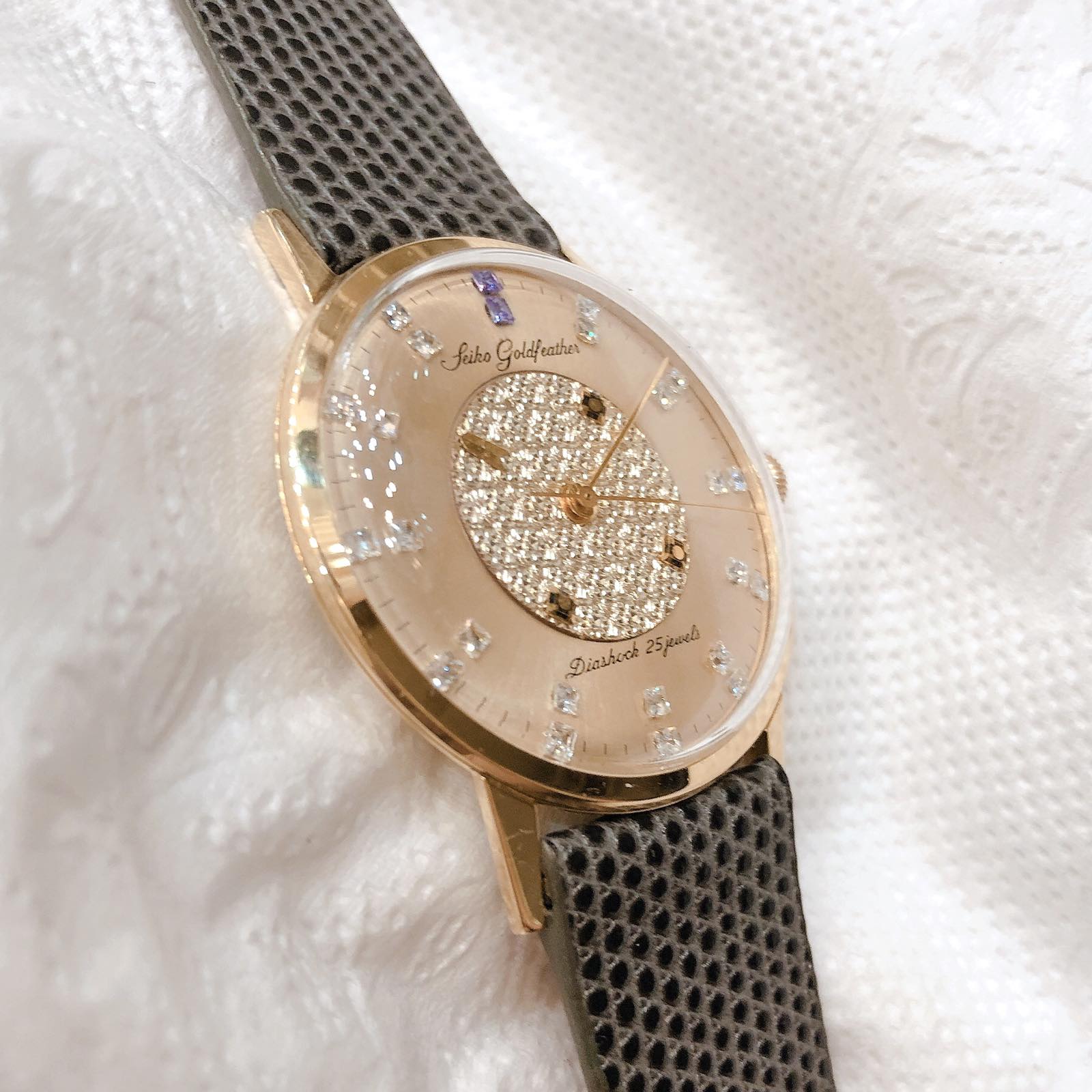 Đồng hồ cổ Seiko Goldfeather kim đĩa đính xoàn vàng đúc đặc 18k lên dây chính hãng nhật bản